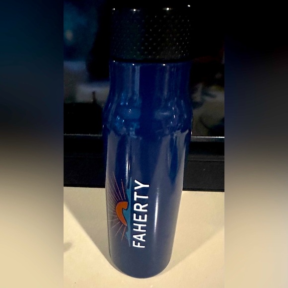 NWOT Faherty H2GO Tread Blue Insulated Stainless Steel Water Bottle 25 oz. Rare - Picture 3 of 4